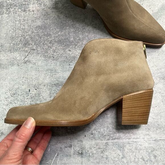 Vince Havana Light Tan Notched Suede Booties 8 - Picture 7 of 8